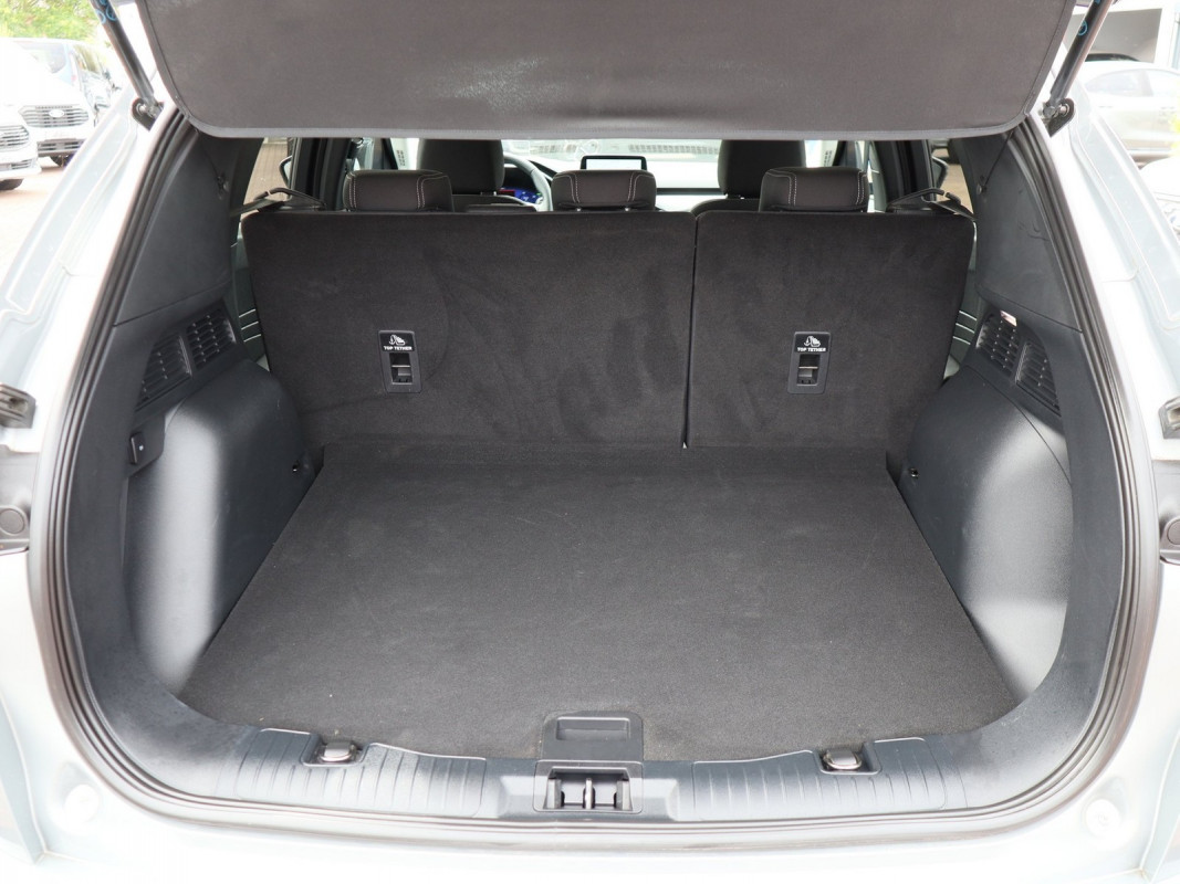Ford Kuga - SUV/Off-road - Silber - Gebrauchtwagen - Bild 12