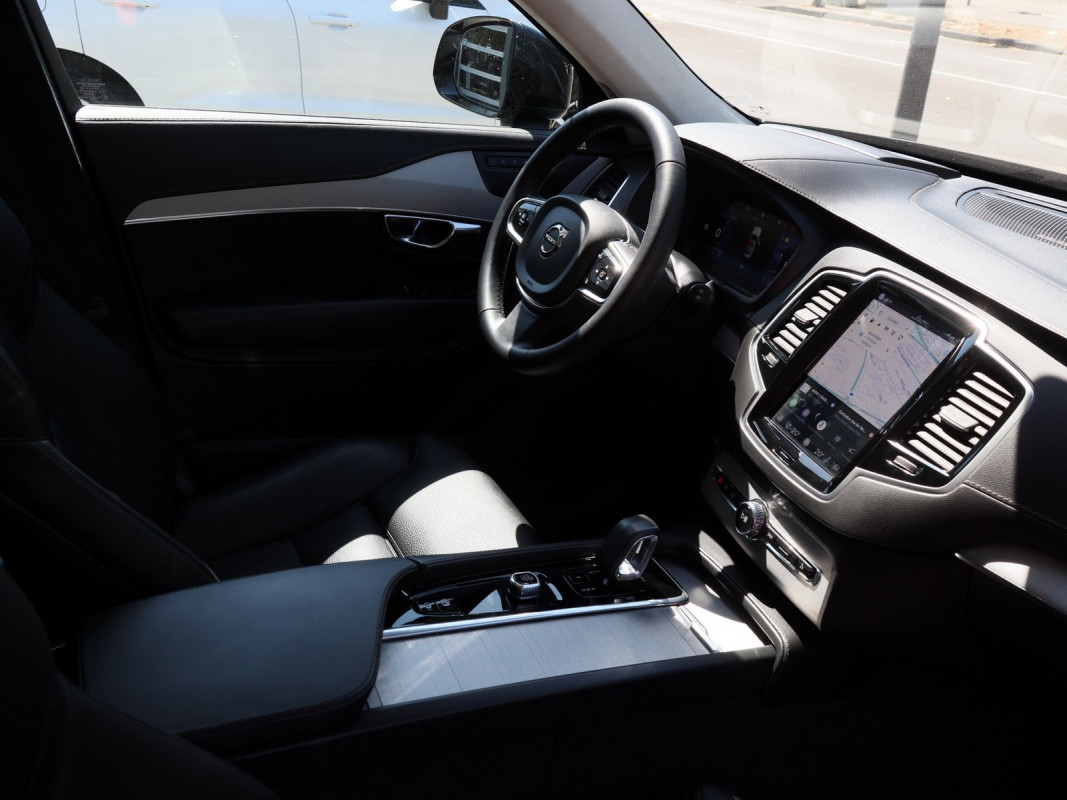 Volvo XC90 T8 AWD Plug-In Hybrid - SUV/Off-road - Grau - Gebrauchtwagen - Bild 3
