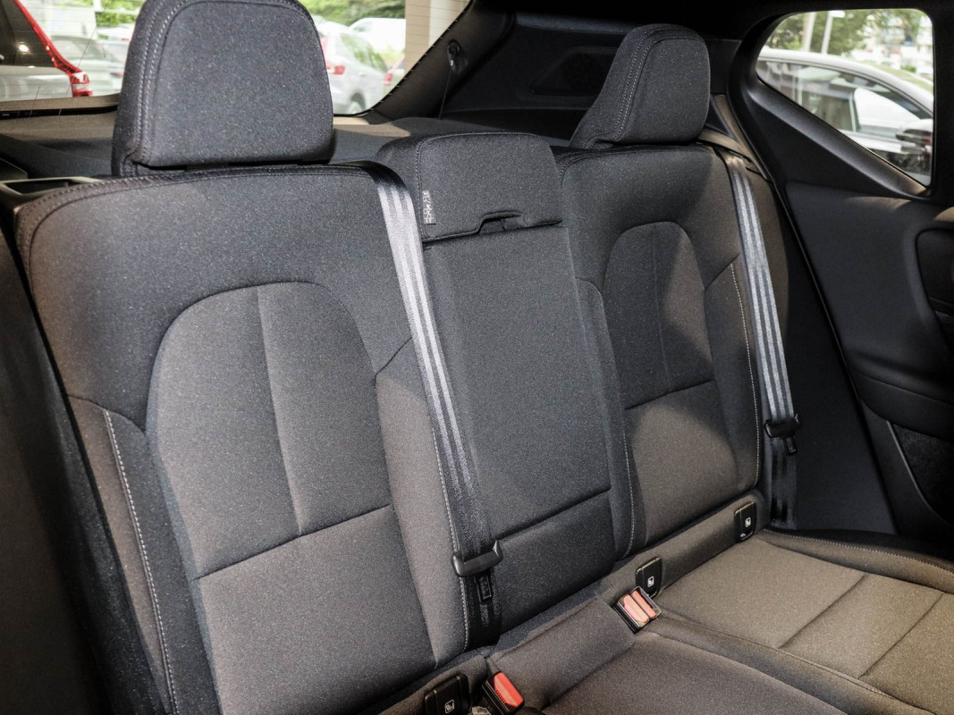 Volvo EX40 Single Motor Extended Range - SUV/Off-road - Schwarz - Gebrauchtwagen - Bild 4