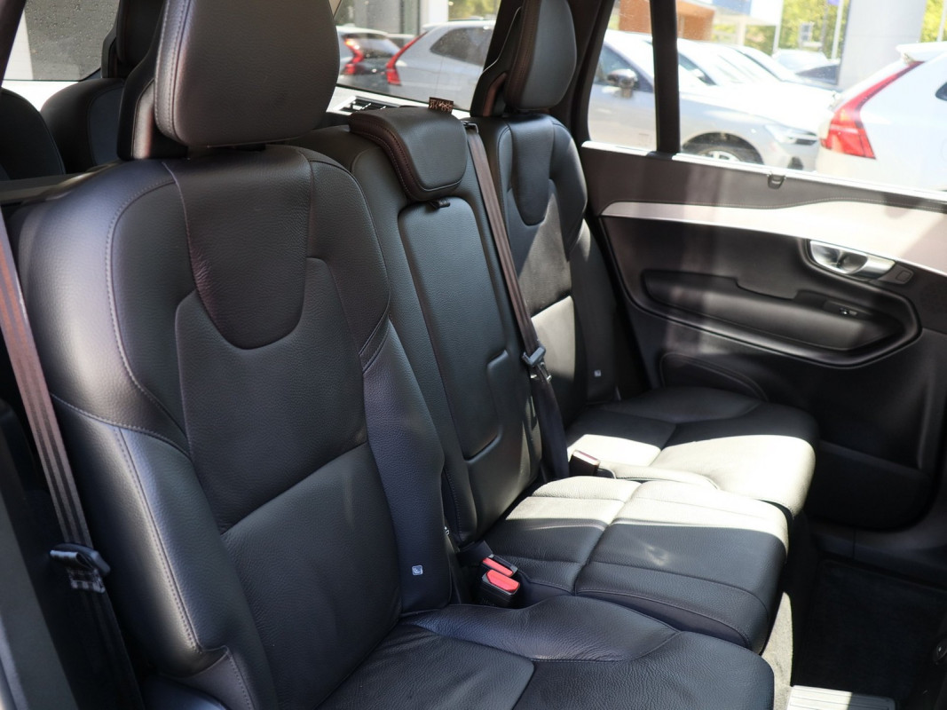 Volvo XC90 T8 AWD Plug-In Hybrid - SUV/Off-road - Grau - Gebrauchtwagen - Bild 4