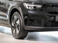 Volvo EX40 Single Motor Extended Range - SUV/Off-road - Schwarz - Gebrauchtwagen - Bild 5