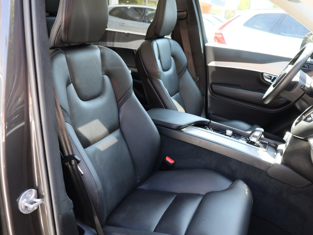 Volvo XC90 T8 AWD Plug-In Hybrid - SUV/Off-road - Grau - Gebrauchtwagen - Bild 6
