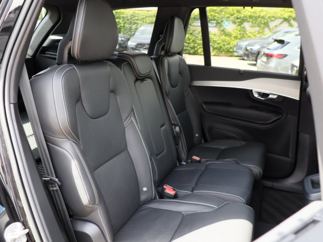 Volvo XC90 B5 AWD Diesel R-Design - AHK - SUV/Off-road - Schwarz - Gebrauchtwagen - Bild 4