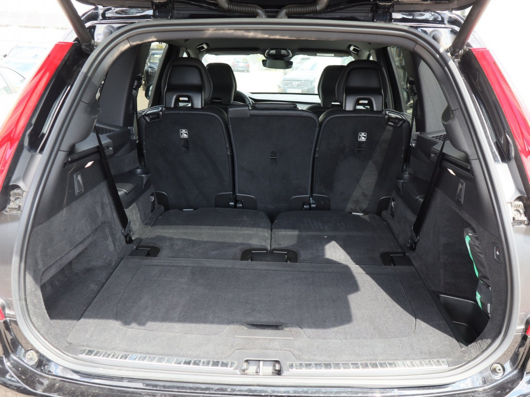 Volvo XC90 B5 AWD Diesel R-Design - AHK - SUV/Off-road - Schwarz - Gebrauchtwagen - Bild 10