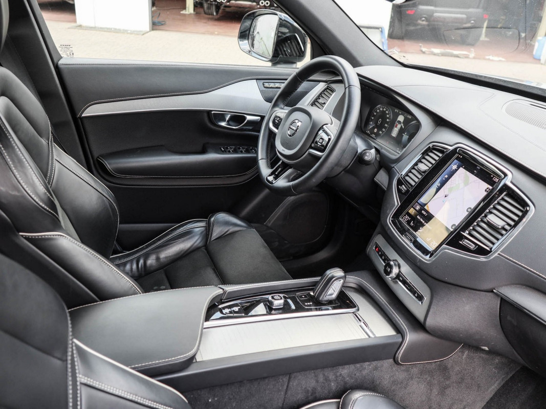 Volvo XC90 R Design Edition Plug-In Hybrid AWD - SUV/Off-road - Grau - Gebrauchtwagen - Bild 3