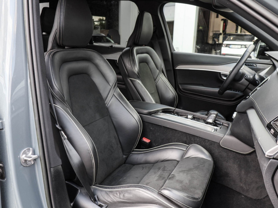 Volvo XC90 R Design Edition Plug-In Hybrid AWD - SUV/Off-road - Grau - Gebrauchtwagen - Bild 6