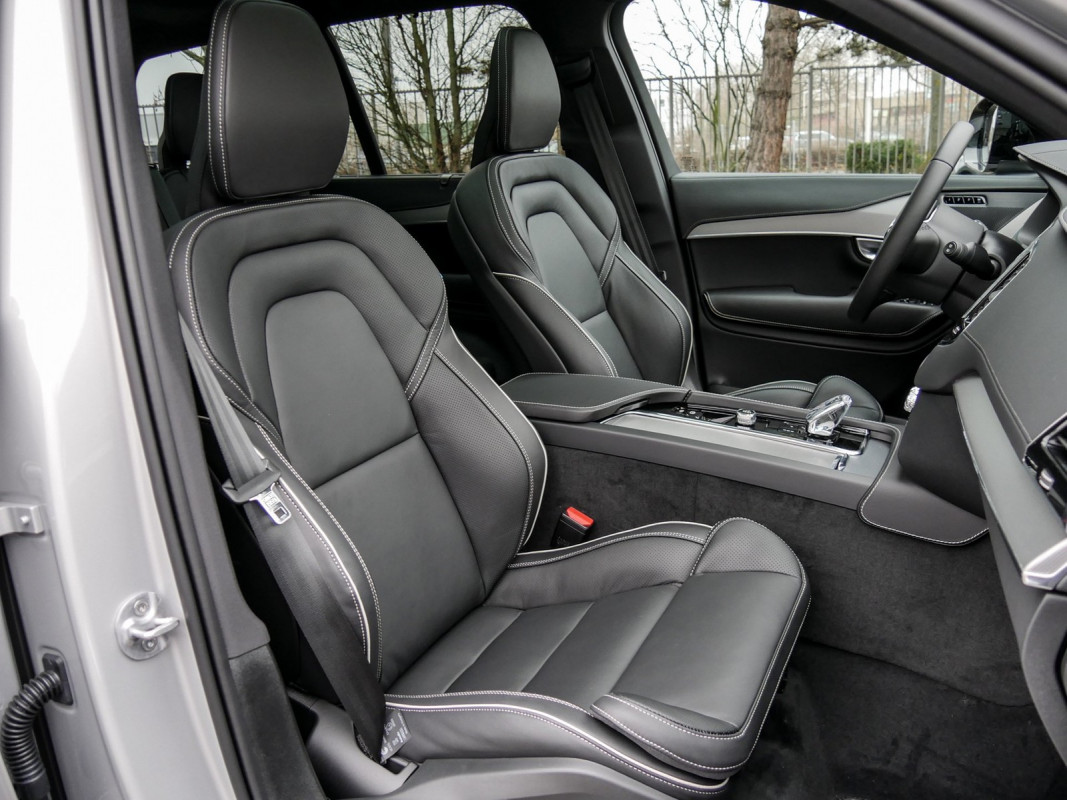Volvo XC90 Plus Dark AWD - SUV/Off-road - Grau - Gebrauchtwagen - Bild 6