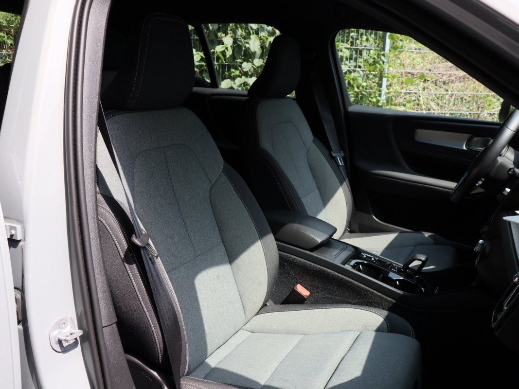 Volvo XC40 T2 - SUV/Off-road - Grau - Gebrauchtwagen - Bild 5