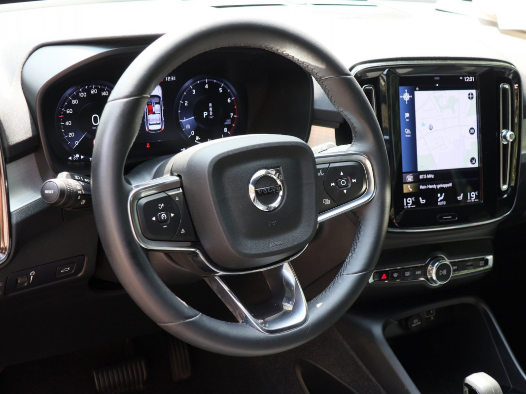 Volvo XC40 T2 - SUV/Off-road - Grau - Gebrauchtwagen - Bild 7