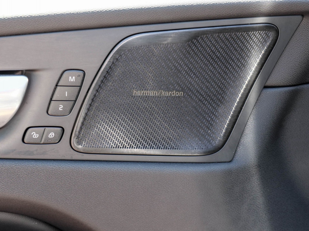 Volvo XC60 B4 - SUV/Off-road - Silber - Gebrauchtwagen - Bild 13