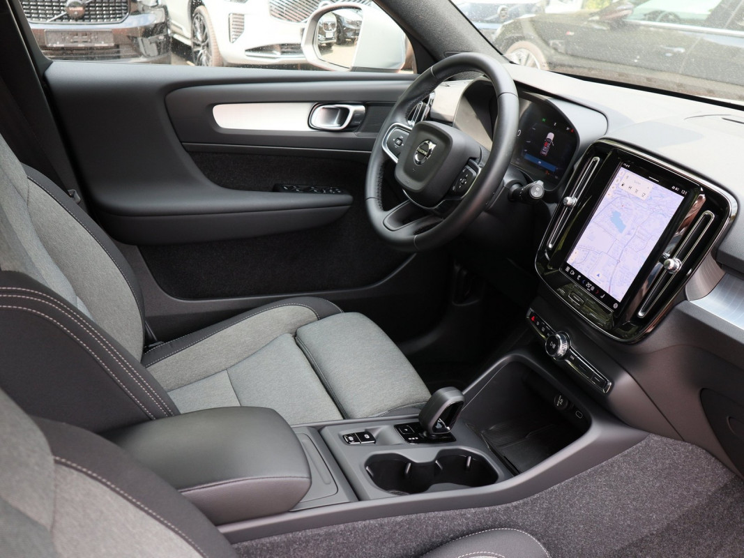 Volvo XC40 B3 - SUV/Off-road - Grau - Gebrauchtwagen - Bild 3