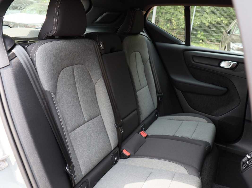 Volvo XC40 B3 - SUV/Off-road - Grau - Gebrauchtwagen - Bild 4