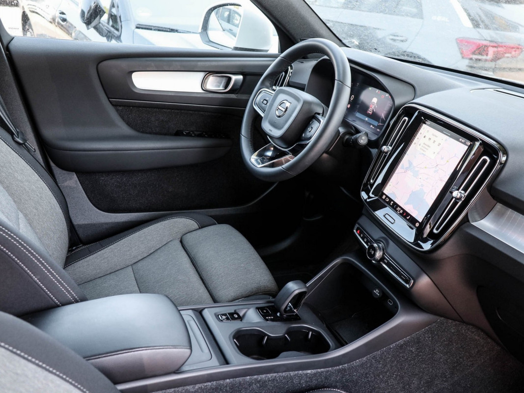 Volvo XC40 B3 - SUV/Off-road - Weiss - Gebrauchtwagen - Bild 3