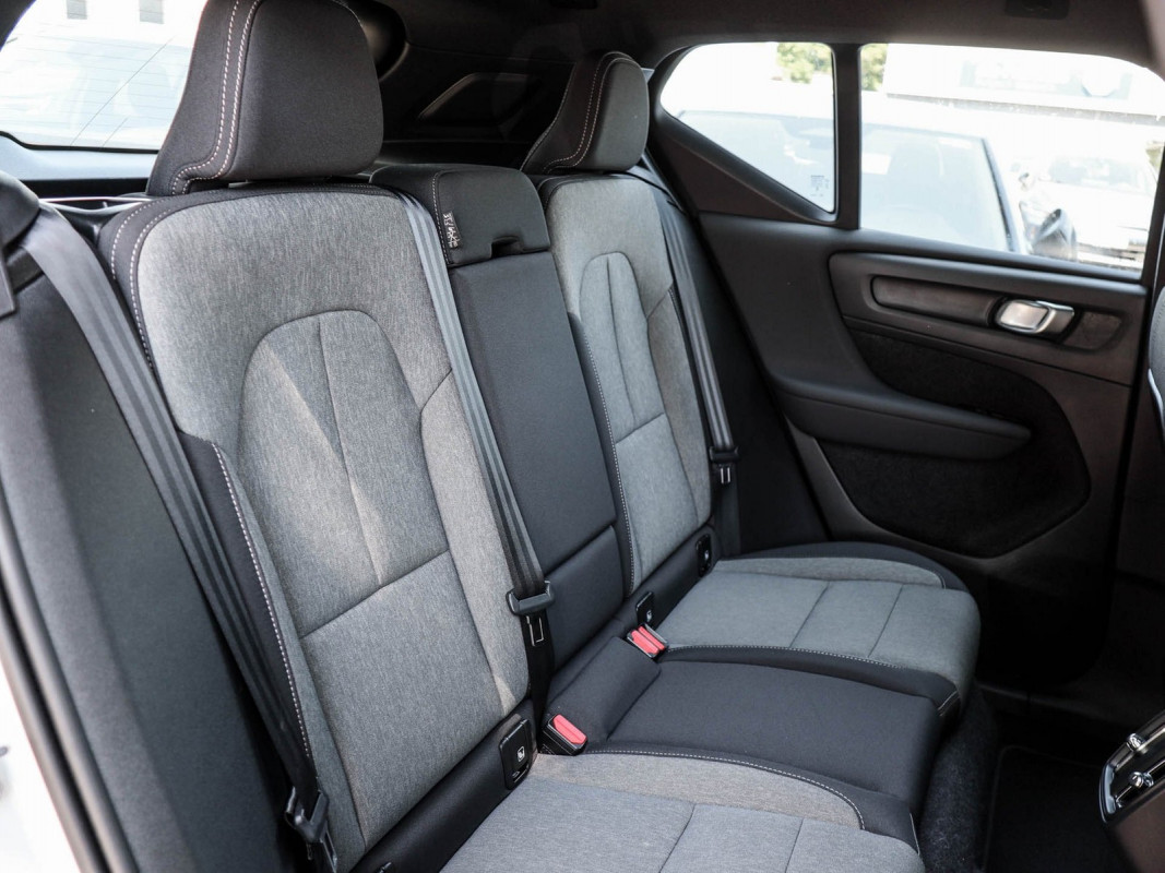 Volvo XC40 B3 - SUV/Off-road - Weiss - Gebrauchtwagen - Bild 4