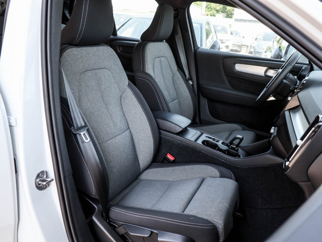 Volvo XC40 B3 - SUV/Off-road - Weiss - Gebrauchtwagen - Bild 6