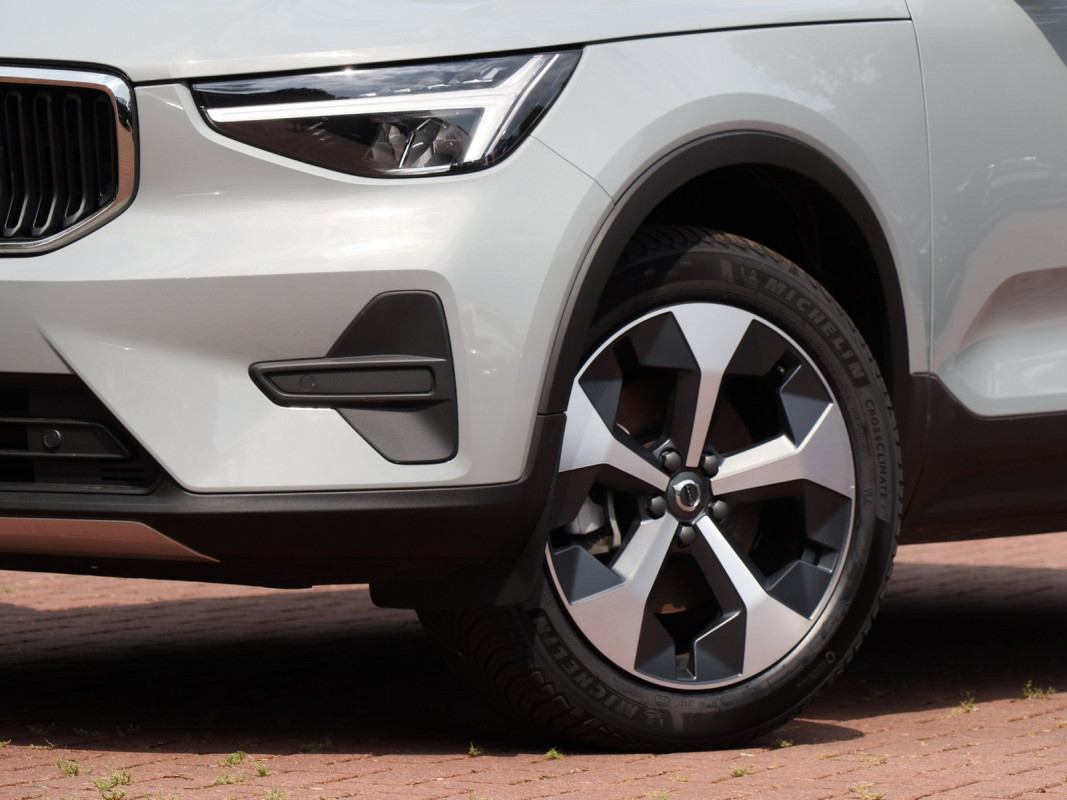 Volvo XC40 B3 - SUV/Off-road - Grau - Gebrauchtwagen - Bild 5