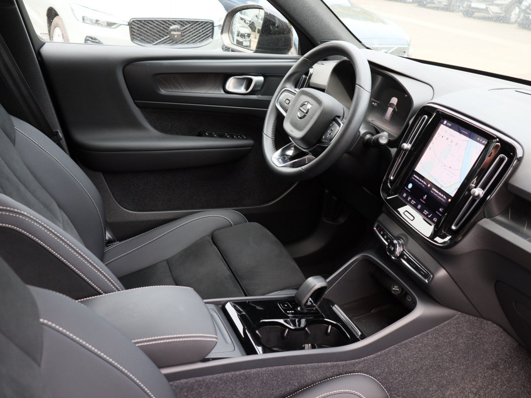 Volvo XC40 Twin Motor AWD - SUV/Off-road - Schwarz - Gebrauchtwagen - Bild 3