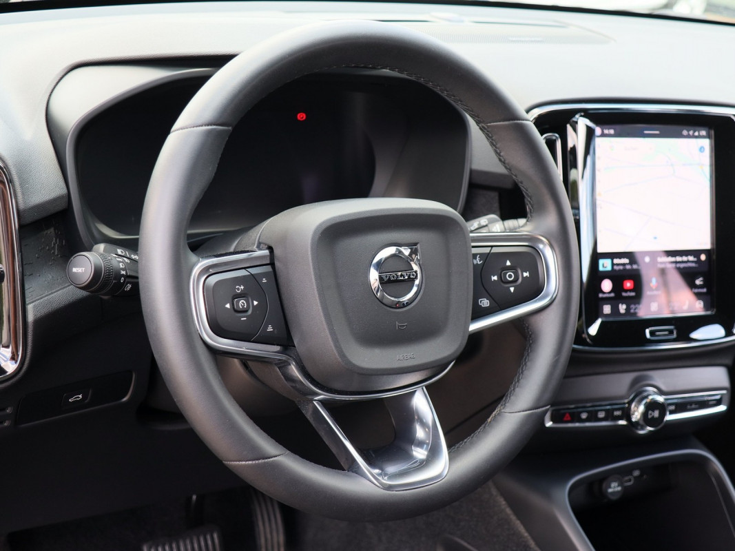 Volvo XC40 Twin Ultimate Recharge AWD - SUV/Off-road - Schwarz - Gebrauchtwagen - Bild 9
