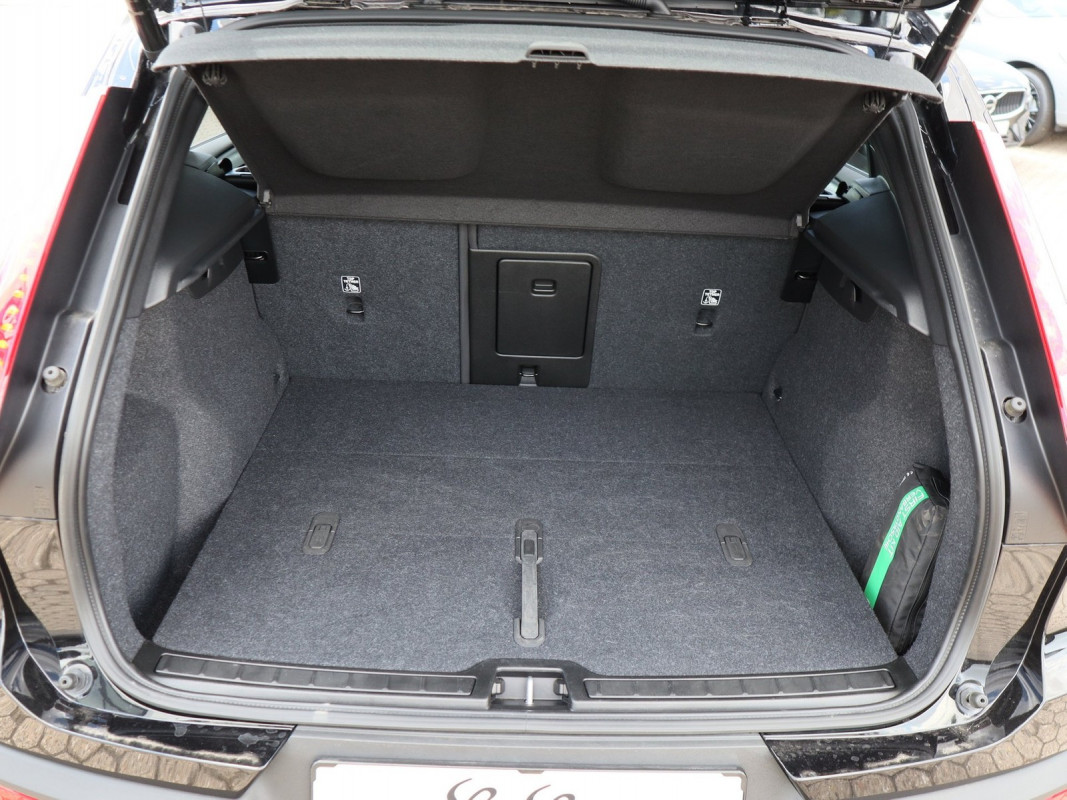 Volvo XC40 Twin Ultimate Recharge AWD - SUV/Off-road - Schwarz - Gebrauchtwagen - Bild 10