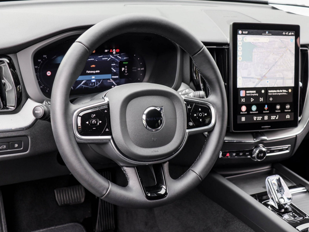 Volvo XC60 T8 Recharge AWD Reskin - SUV/Off-road - Schwarz - Gebrauchtwagen - Bild 9