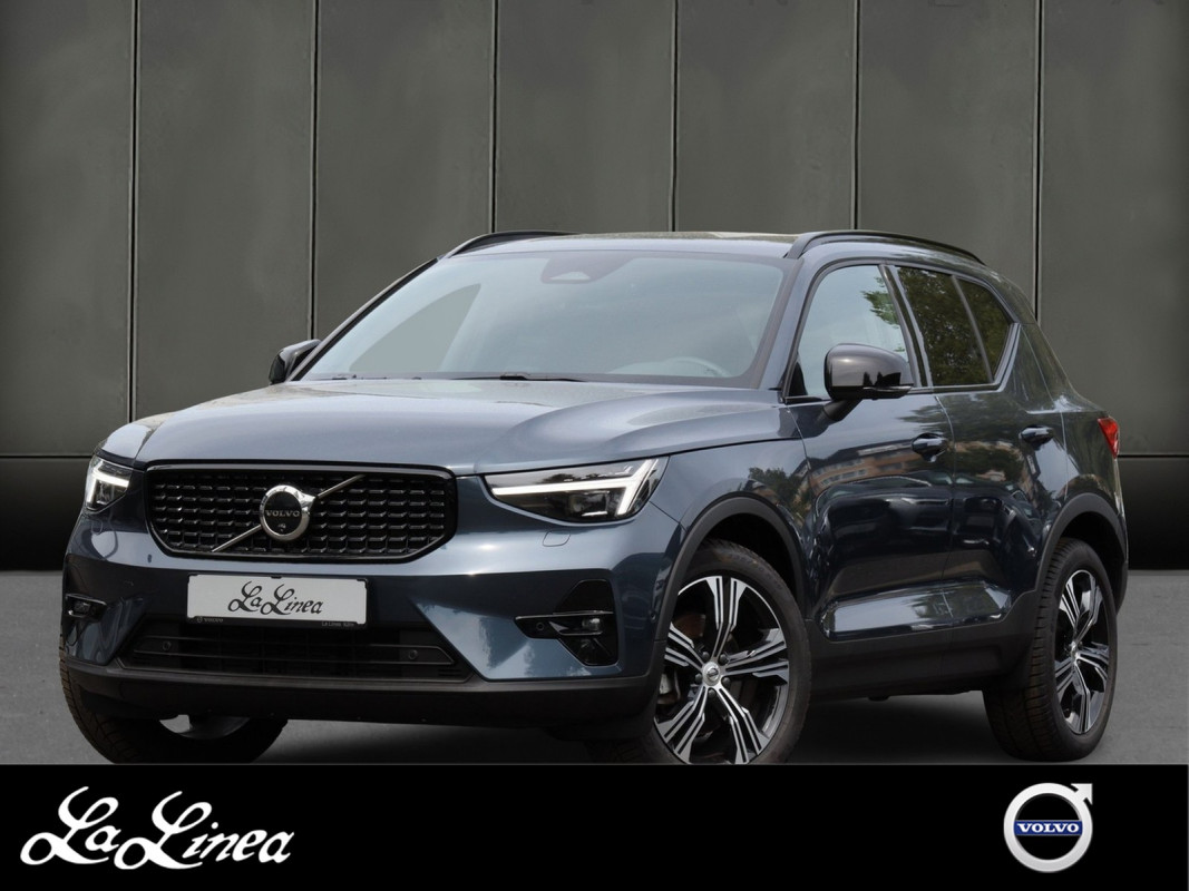 Volvo XC40 B4 - SUV/Off-road - Blau - Gebrauchtwagen - Bild 1