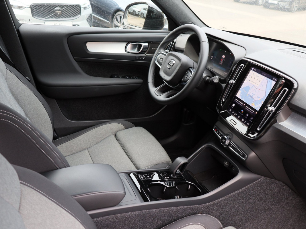Volvo XC40 B4 - SUV/Off-road - Blau - Gebrauchtwagen - Bild 3
