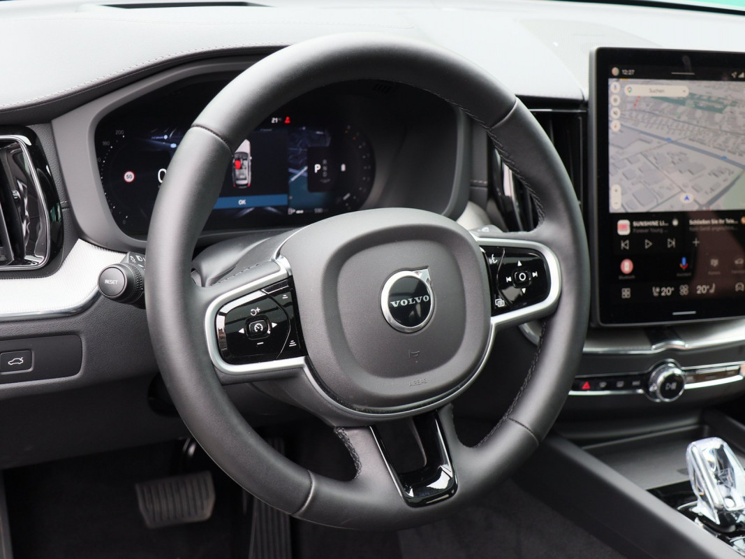 Volvo XC60 B5 Ultra Black Edition AWD - SUV/Off-road - Grau - Gebrauchtwagen - Bild 9