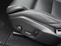 Volvo XC60 B5 Ultra Black Edition AWD - SUV/Off-road - Grau - Gebrauchtwagen - Bild 13