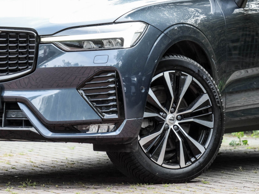 Volvo XC60 B5 - SUV/Off-road - Blau - Gebrauchtwagen - Bild 5
