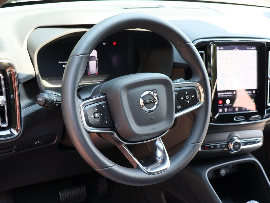 Volvo XC40 Plus - SUV/Off-road - Schwarz - Gebrauchtwagen - Bild 9