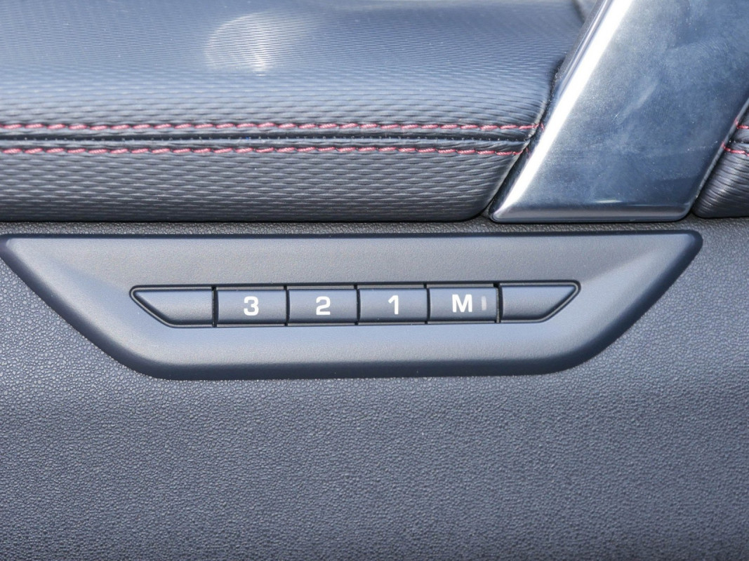 Land Rover Discovery Sport D165 R-Dynamic SE - SUV/Off-road - Schwarz - Gebrauchtwagen - Bild 14