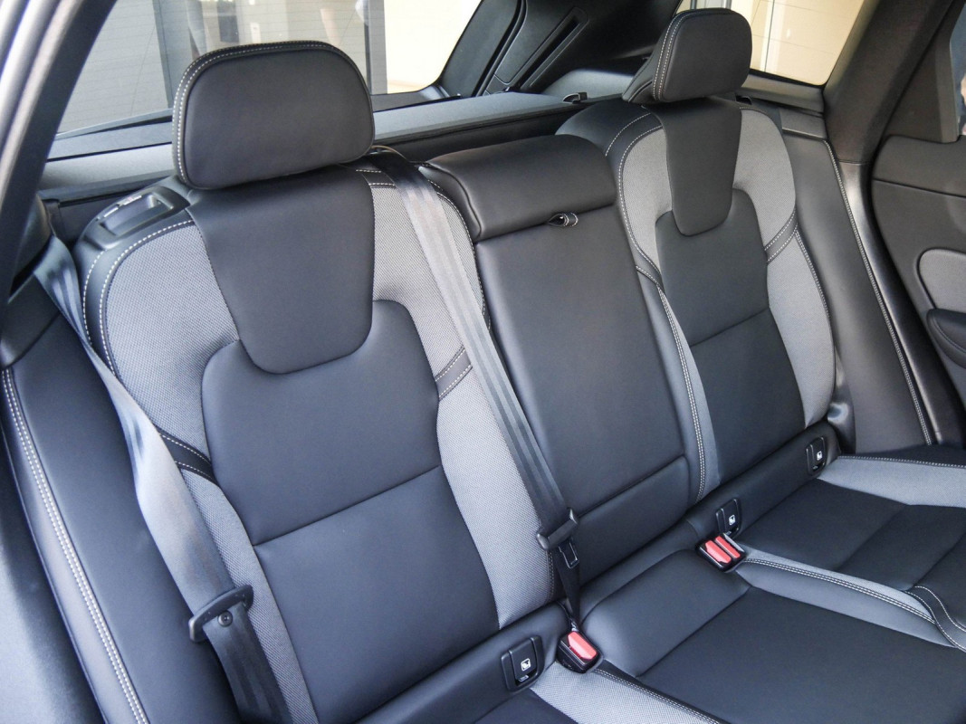 Volvo XC60 - SUV/Off-road - Schwarz - Gebrauchtwagen - Bild 4