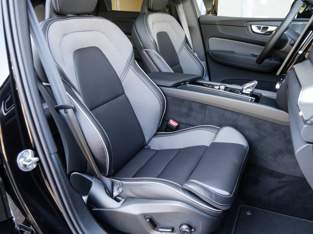 Volvo XC60 - SUV/Off-road - Schwarz - Gebrauchtwagen - Bild 6