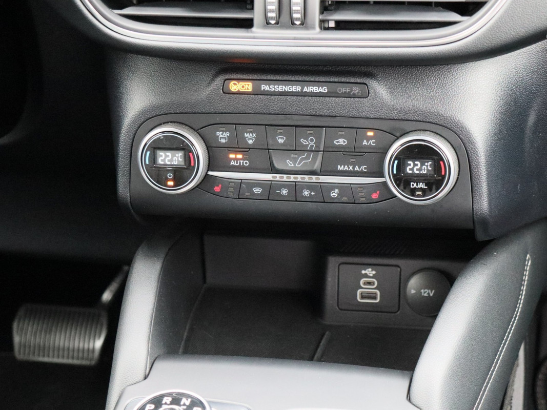 Ford Kuga - SUV/Off-road - Schwarz - Gebrauchtwagen - Bild 9