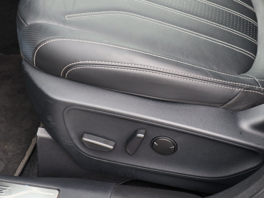 Ford Kuga - SUV/Off-road - Schwarz - Gebrauchtwagen - Bild 14