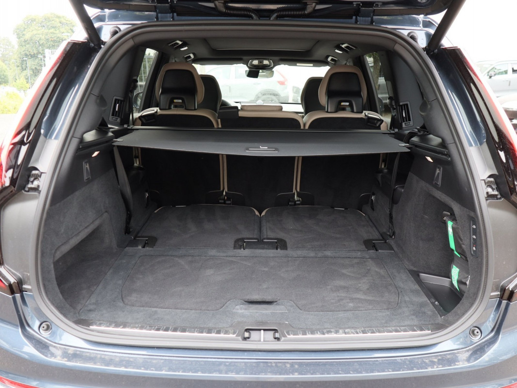 Volvo XC90 T8 AWD - SUV/Off-road - Blau - Gebrauchtwagen - Bild 11