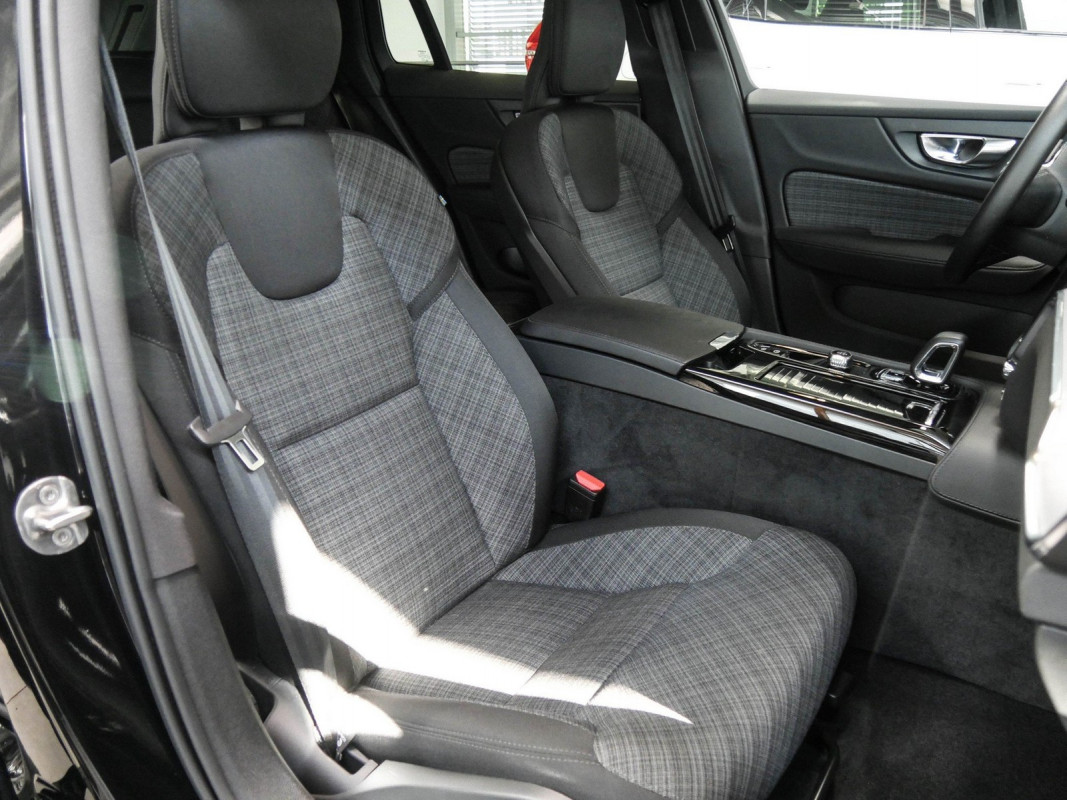 Volvo V60 - Kombi - Schwarz - Gebrauchtwagen - Bild 6