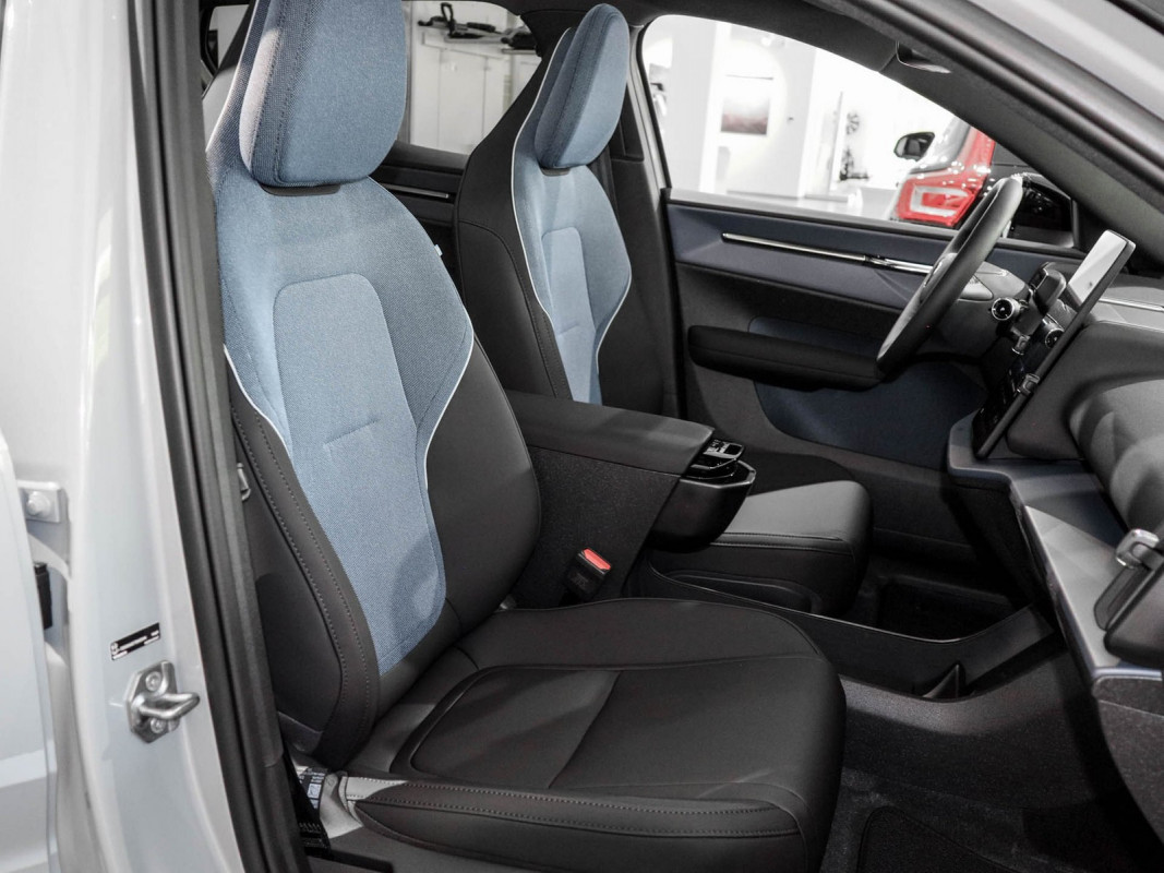 Volvo EX30 - SUV/Off-road - Grau - Gebrauchtwagen - Bild 6