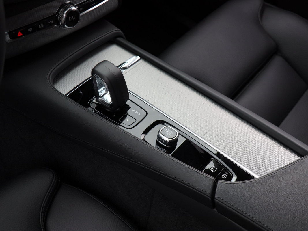 Volvo XC90 T8 Core Recharge Plug-In Hybrid AWD - SUV/Off-road - Grau - Gebrauchtwagen - Bild 10