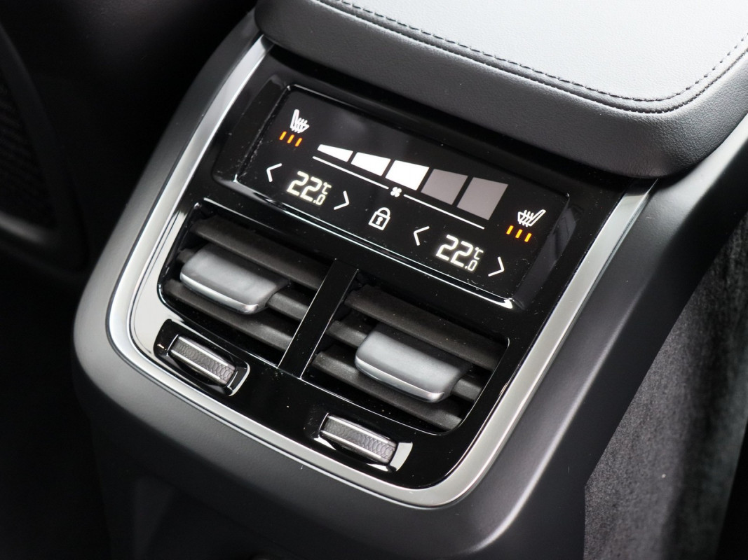 Volvo XC90 T8 Core Recharge Plug-In Hybrid AWD - SUV/Off-road - Grau - Gebrauchtwagen - Bild 15