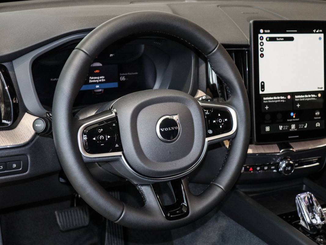Volvo XC60 T6 Recharge Plug-In Hybrid AWD - SUV/Off-road - Blau - Gebrauchtwagen - Bild 9