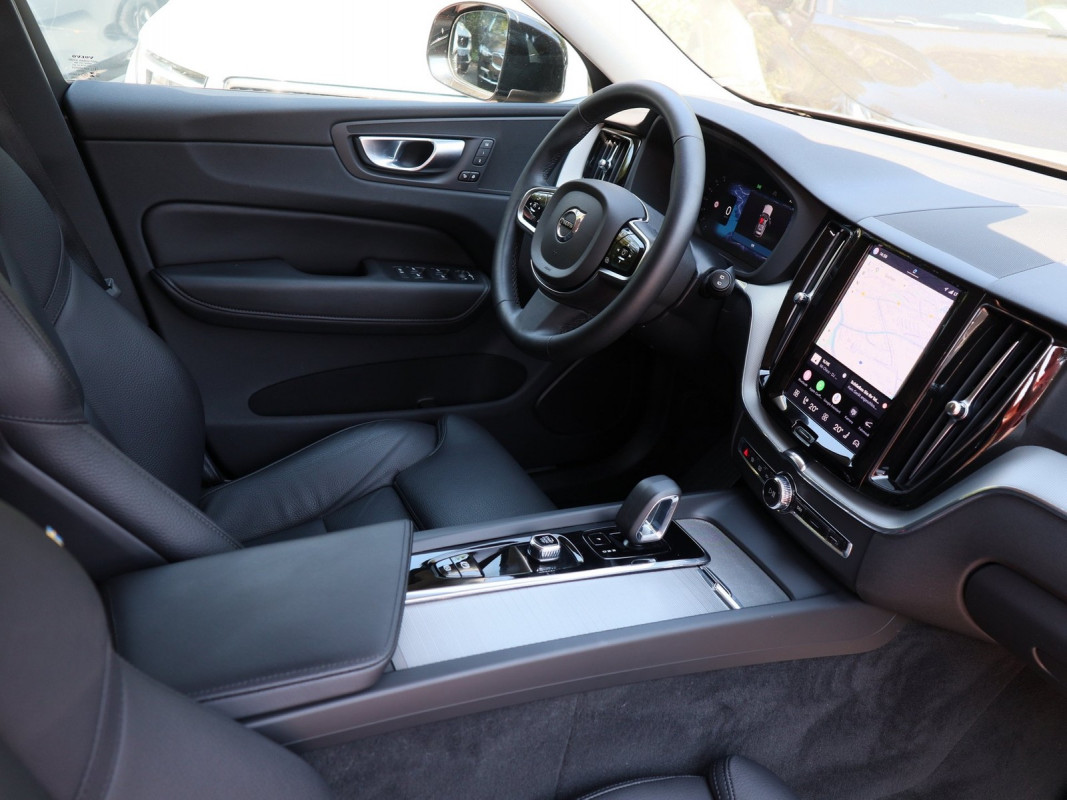 Volvo XC60 B4 - SUV/Off-road - Braun - Gebrauchtwagen - Bild 3