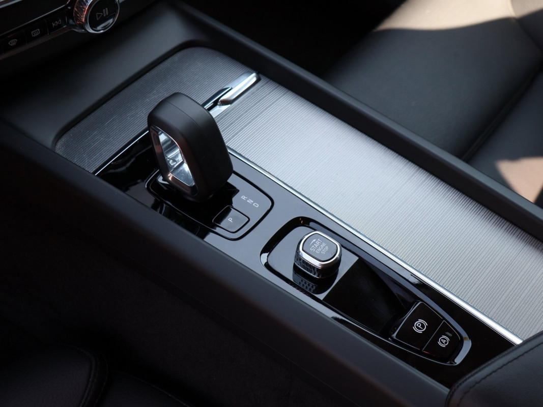 Volvo XC60 B4 - SUV/Off-road - Braun - Gebrauchtwagen - Bild 10