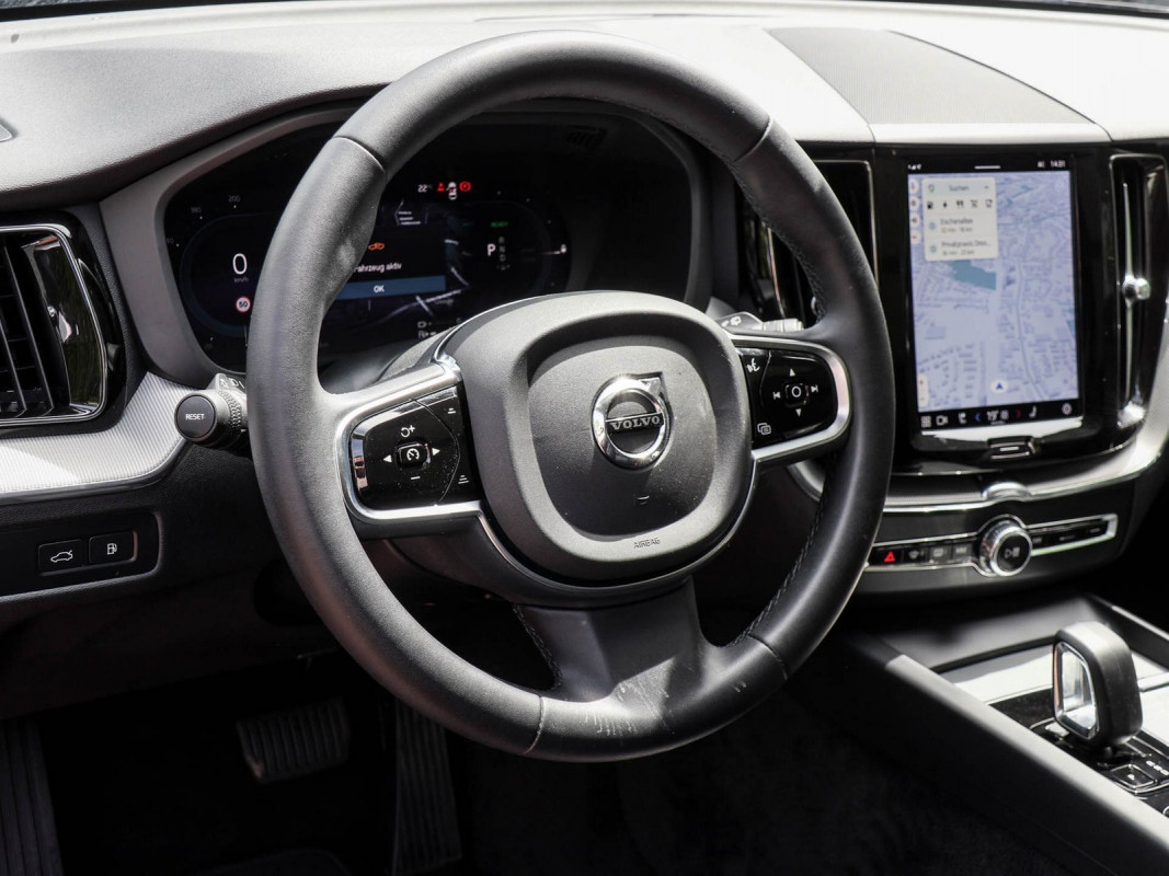 Volvo XC60 T6 - SUV/Off-road - Schwarz - Gebrauchtwagen - Bild 9
