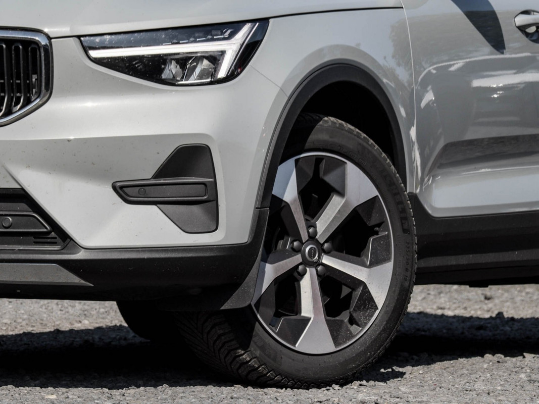 Volvo XC40 B3 Core - SUV/Off-road - Grau - Gebrauchtwagen - Bild 5