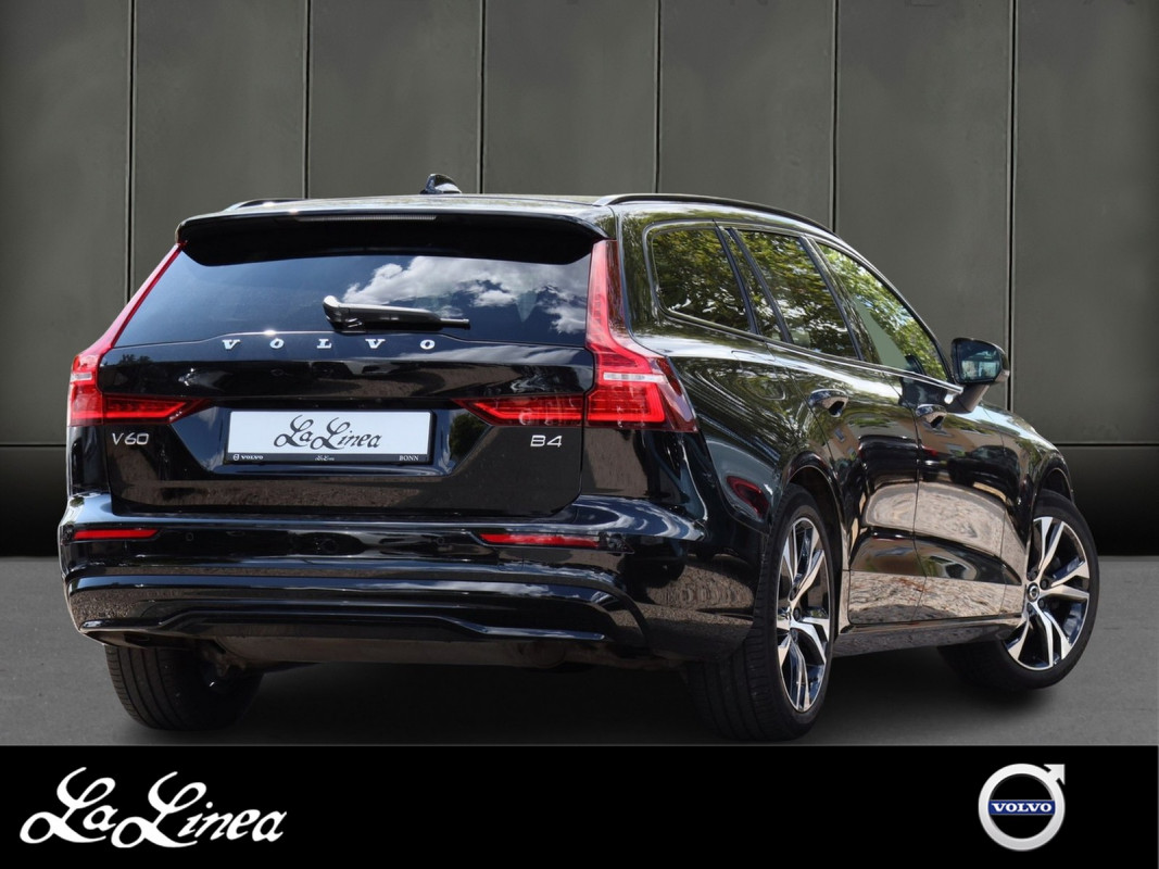 Volvo V60 B4 Benzin - Kombi - Schwarz - Gebrauchtwagen - Bild 2