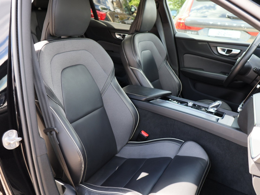 Volvo V60 B4 Benzin - Kombi - Schwarz - Gebrauchtwagen - Bild 6