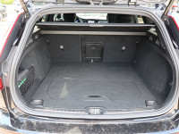 Volvo V60 B4 Benzin - Kombi - Schwarz - Gebrauchtwagen - Bild 10