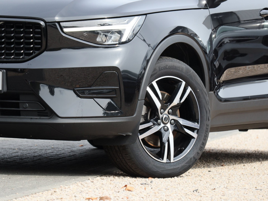 Volvo XC40 B3 - SUV/Off-road - Schwarz - Gebrauchtwagen - Bild 5