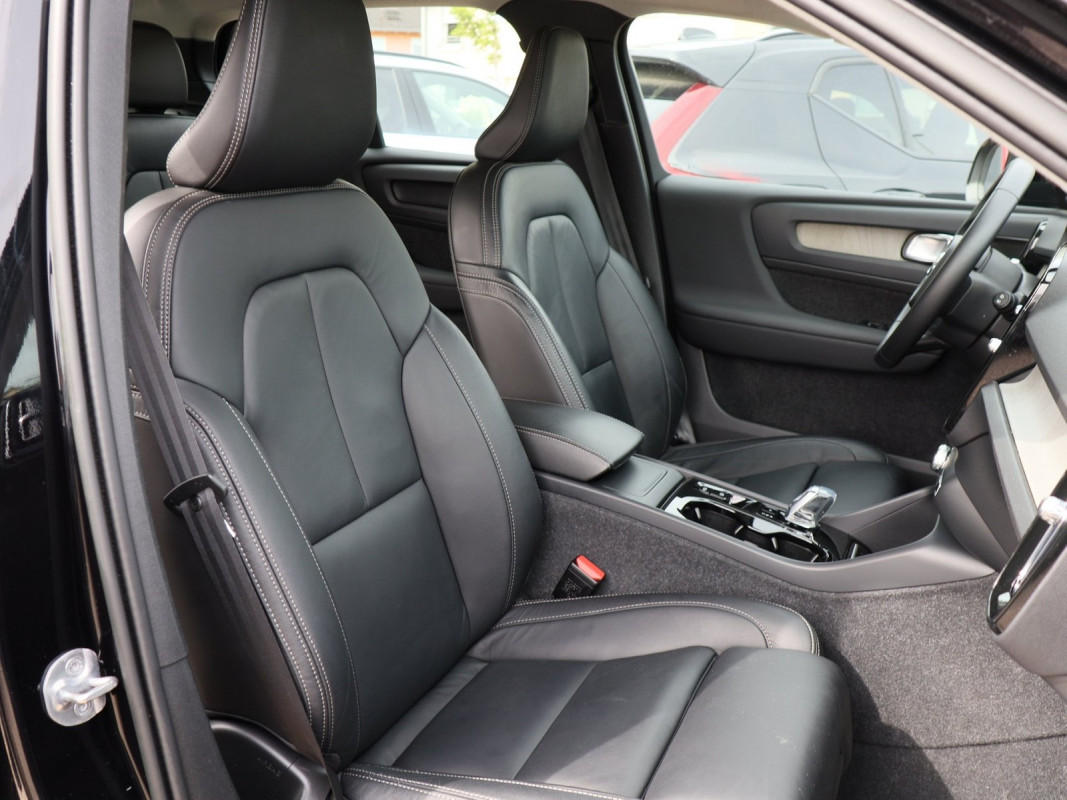 Volvo XC40 B3 - SUV/Off-road - Schwarz - Gebrauchtwagen - Bild 6
